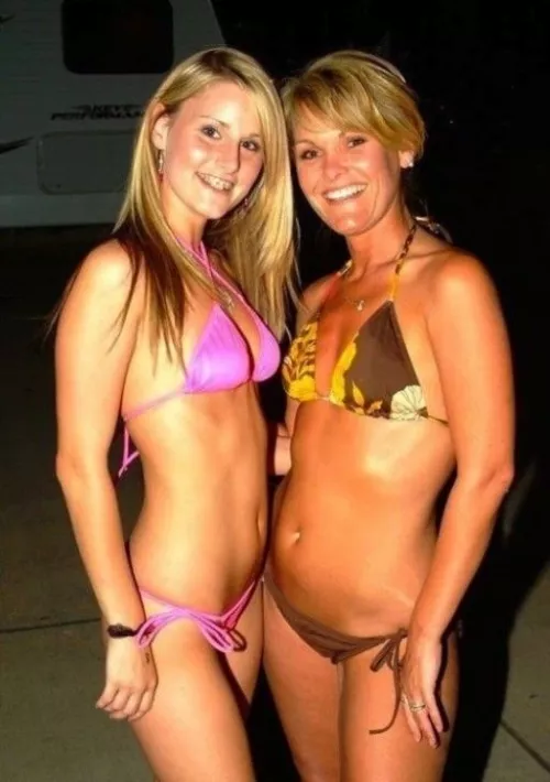 Love moms and daughtes wearing bikinis