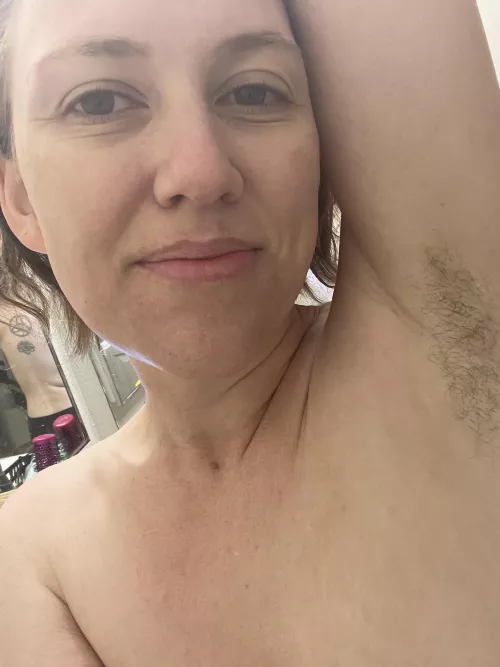 Love my natural pits.