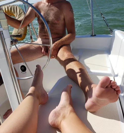 Love sailing naked! I'm sure glad we have warm weather even in the winter here.