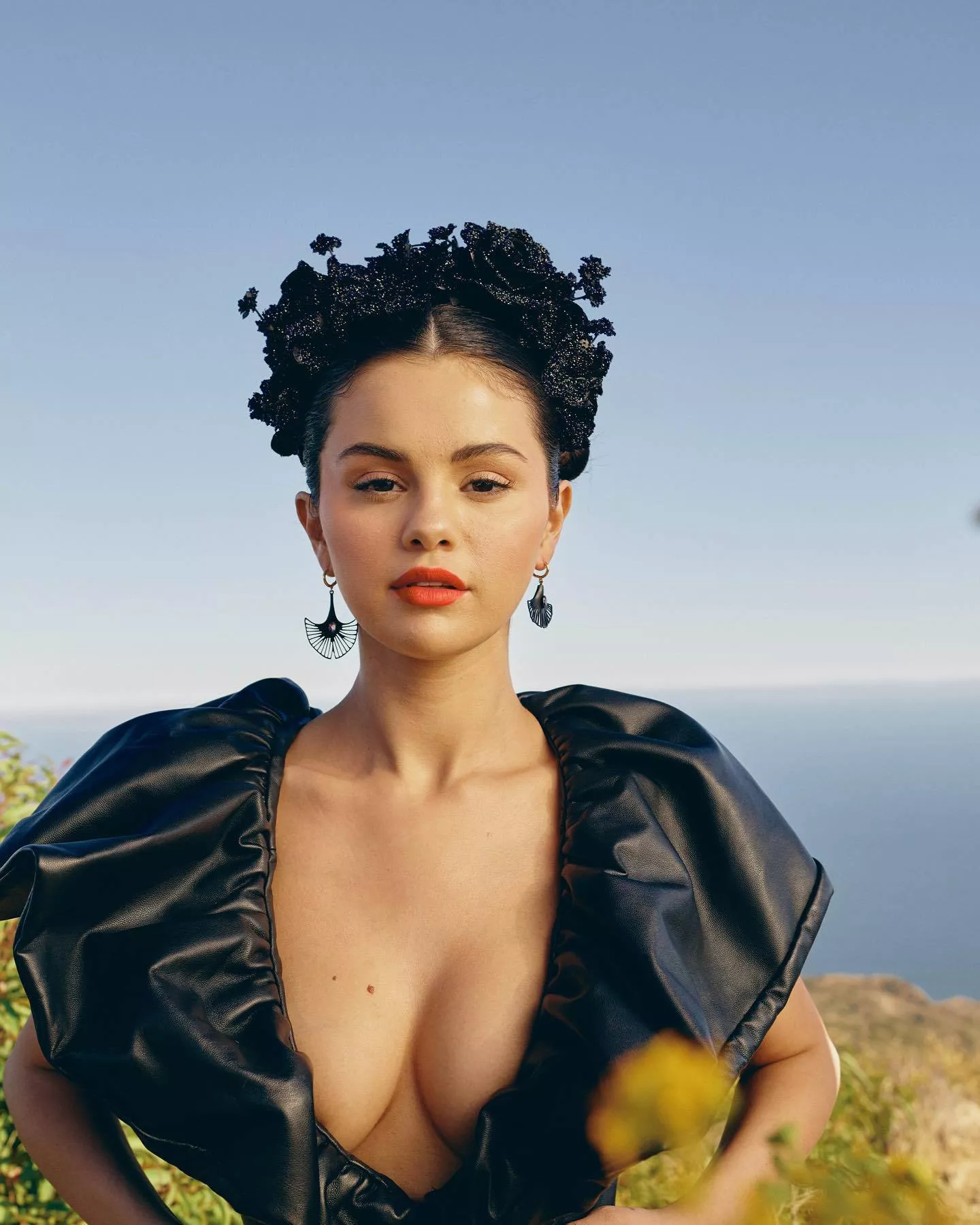 Love Selena Gomez and her juicy tits