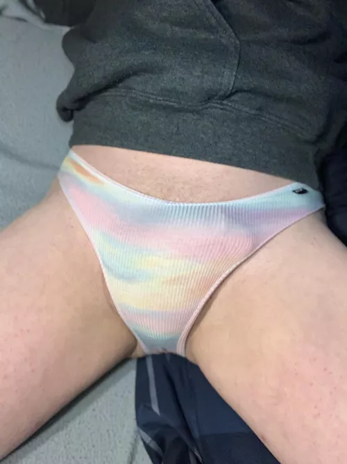Love showing off my panty bulge