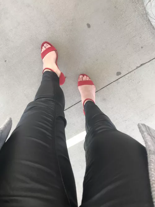 Love these sandals π₯°