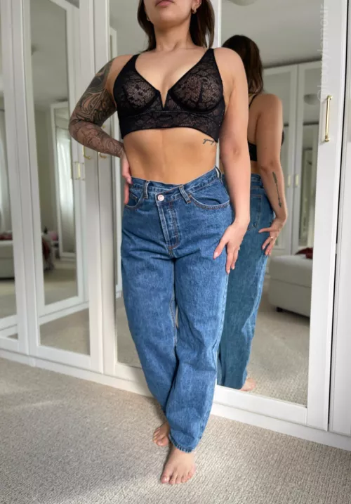 Love this little top.