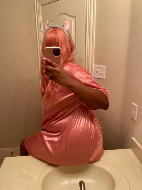 Love this silky-smooth feeling this outfit gives on my booty!!