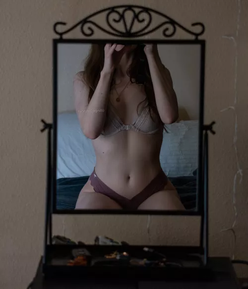 love to have my bellybutton filled ❤