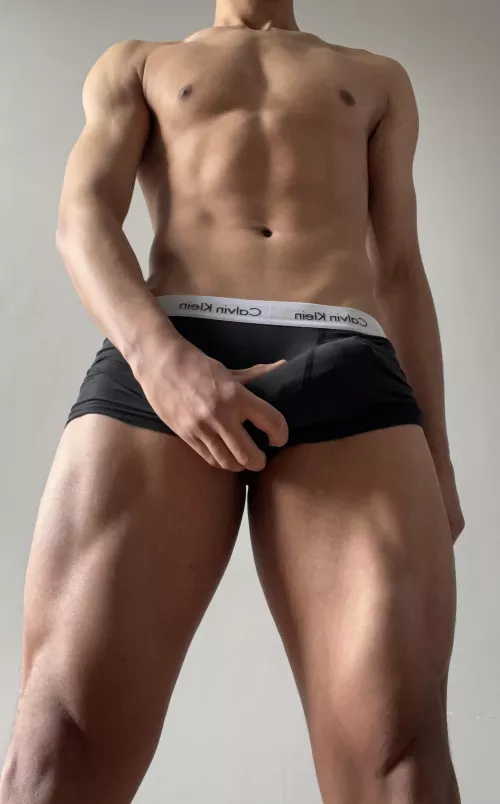 Love underwear that’s so tight it shows everything off 😈