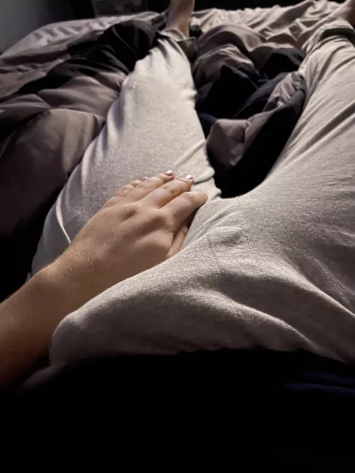 Love wearing thin sweatpants