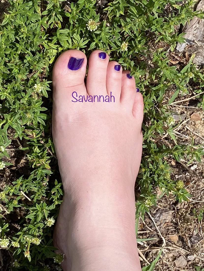 Loving the way my nail polish shines on this Sunny Saturday! ☀️ DMs open! 😋 Loving the way my nail polish shines on this Sunny Saturday! ☀️ DMs open! 😋