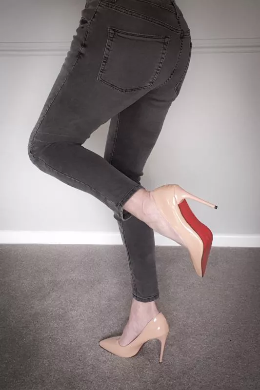 Loving these new heels. 😍