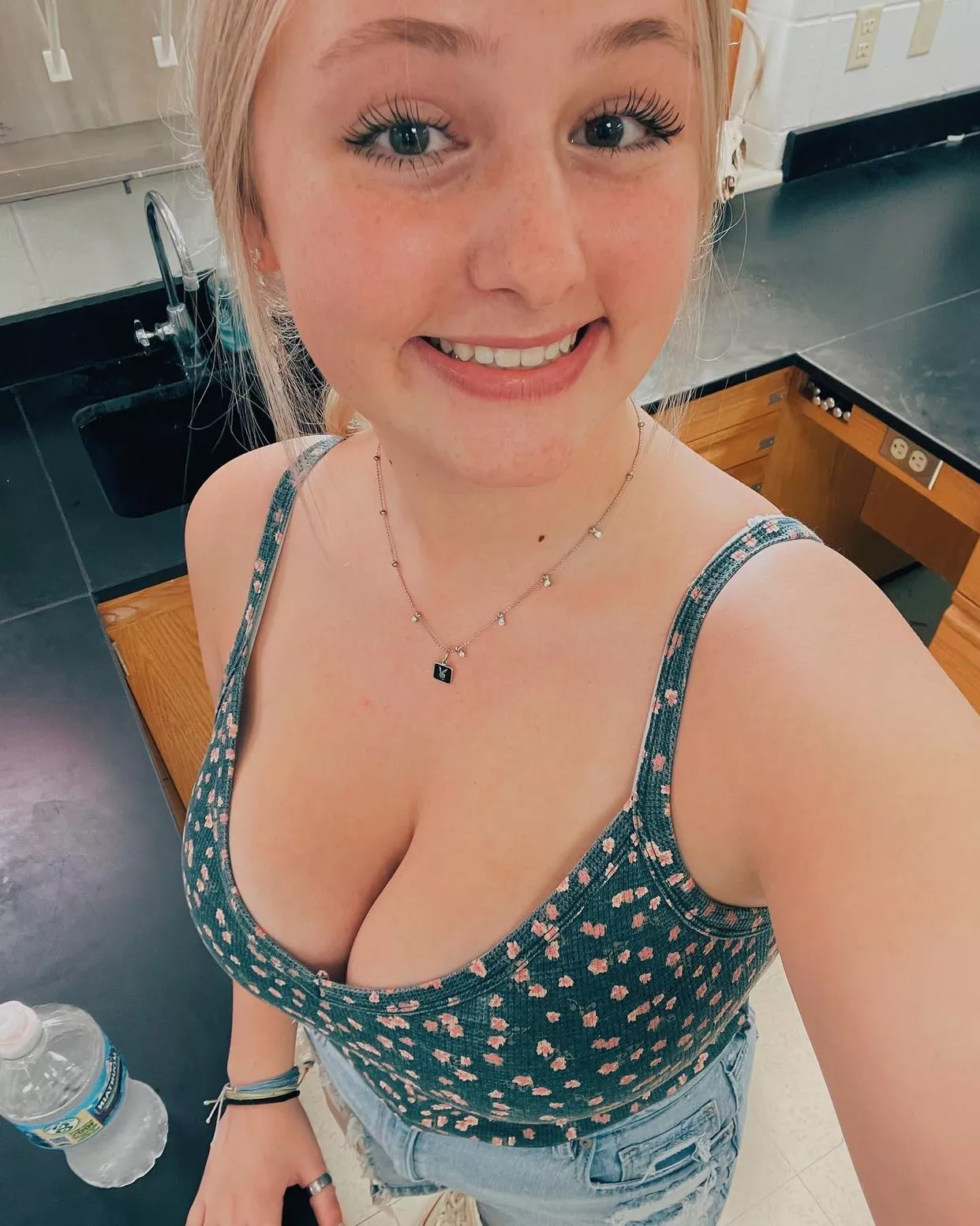 Low Cut Tank Top [IRTR]