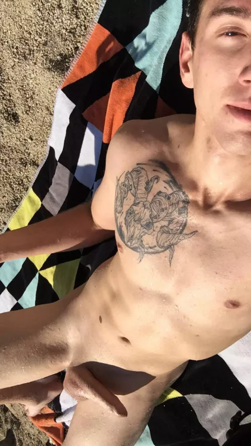 Lowkey Iβve always fantasized of someone coming up and stroking me on a nude beachβ¦
