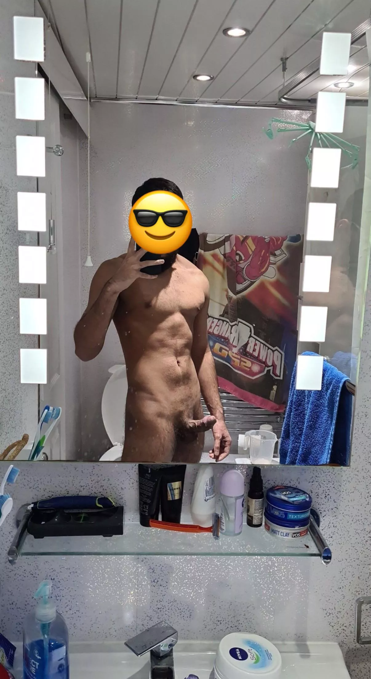 [M] 21, UK, lmk what you think ;)