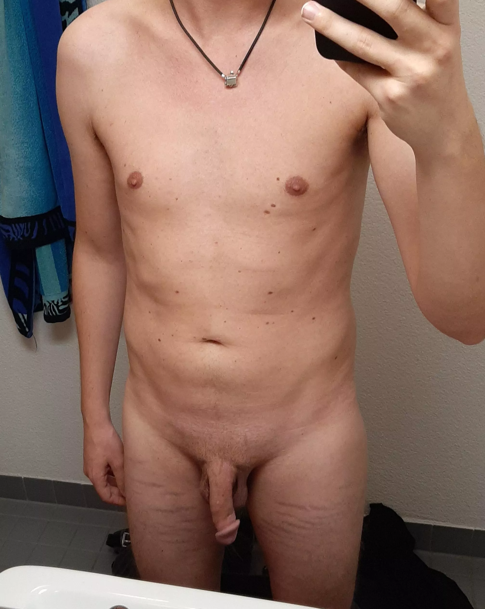 [M] 32, 80kg, 180cm. Ca 14cm, less when soft of course ;)