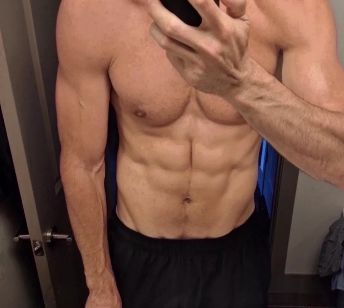 (M) 40 Trying to keep it tight