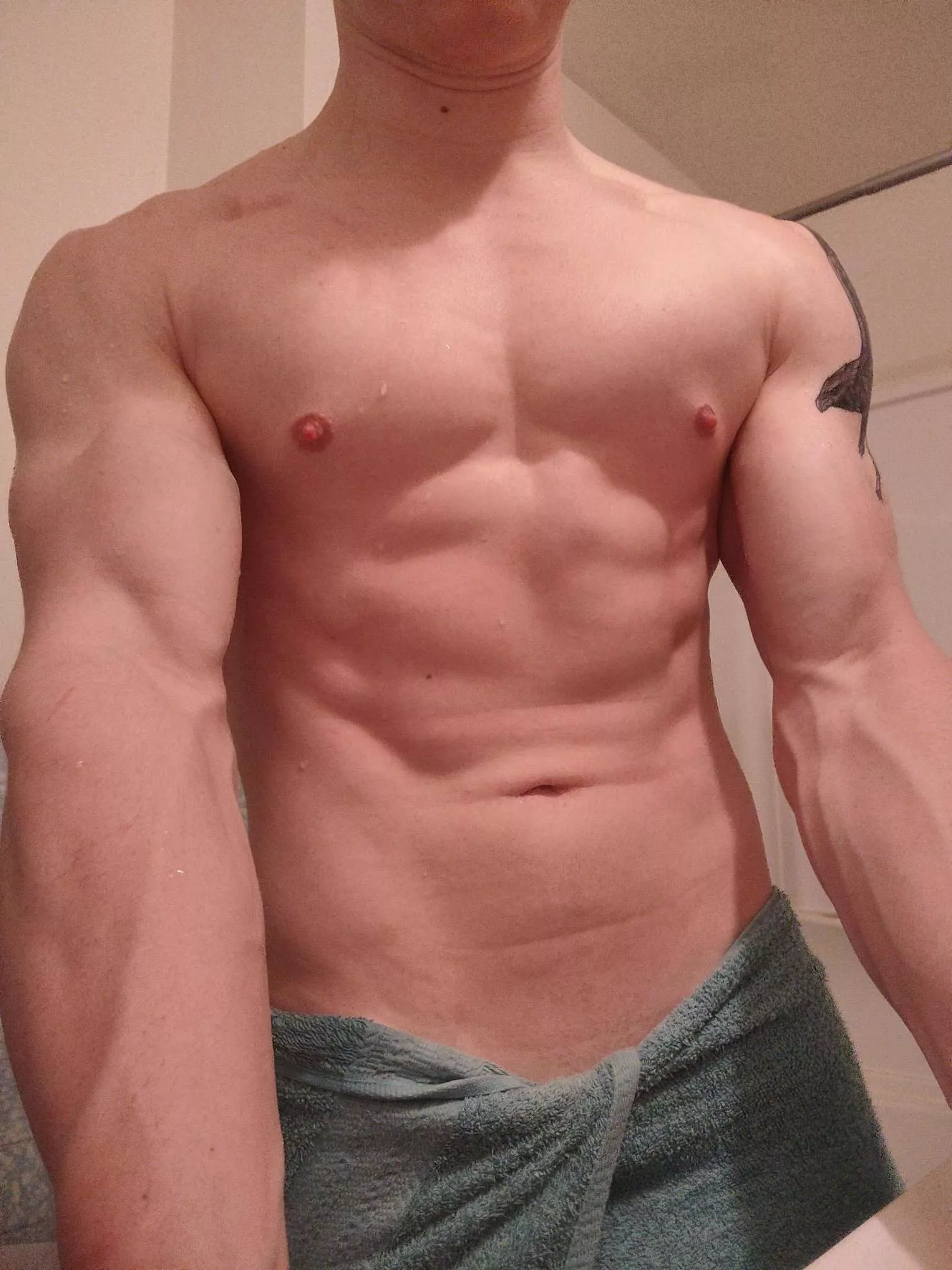 (M)
