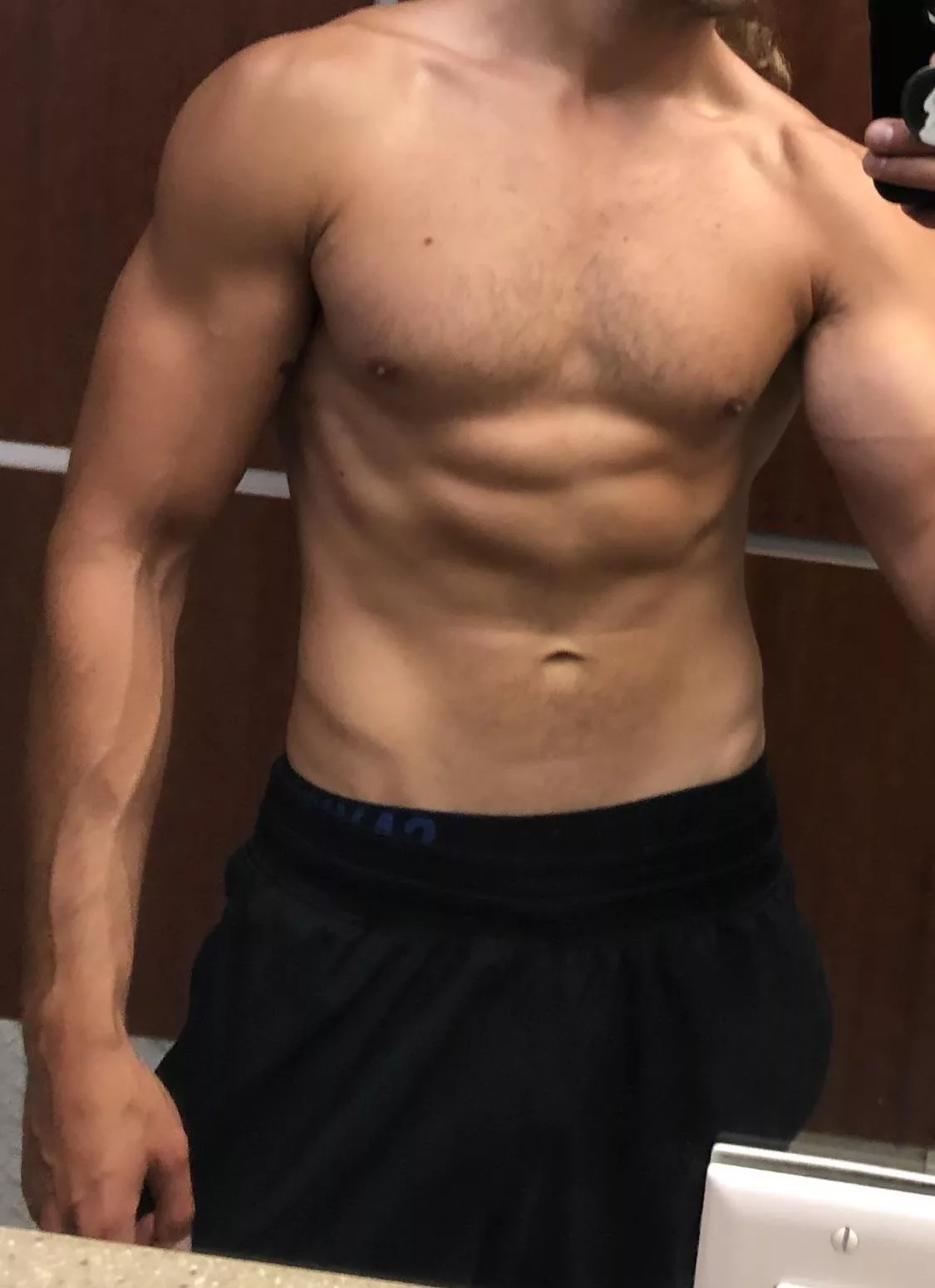 (M) any fit girls out there that like.. dms are open, help me out (M) any fit girls out there that like.. dms are open, help me out