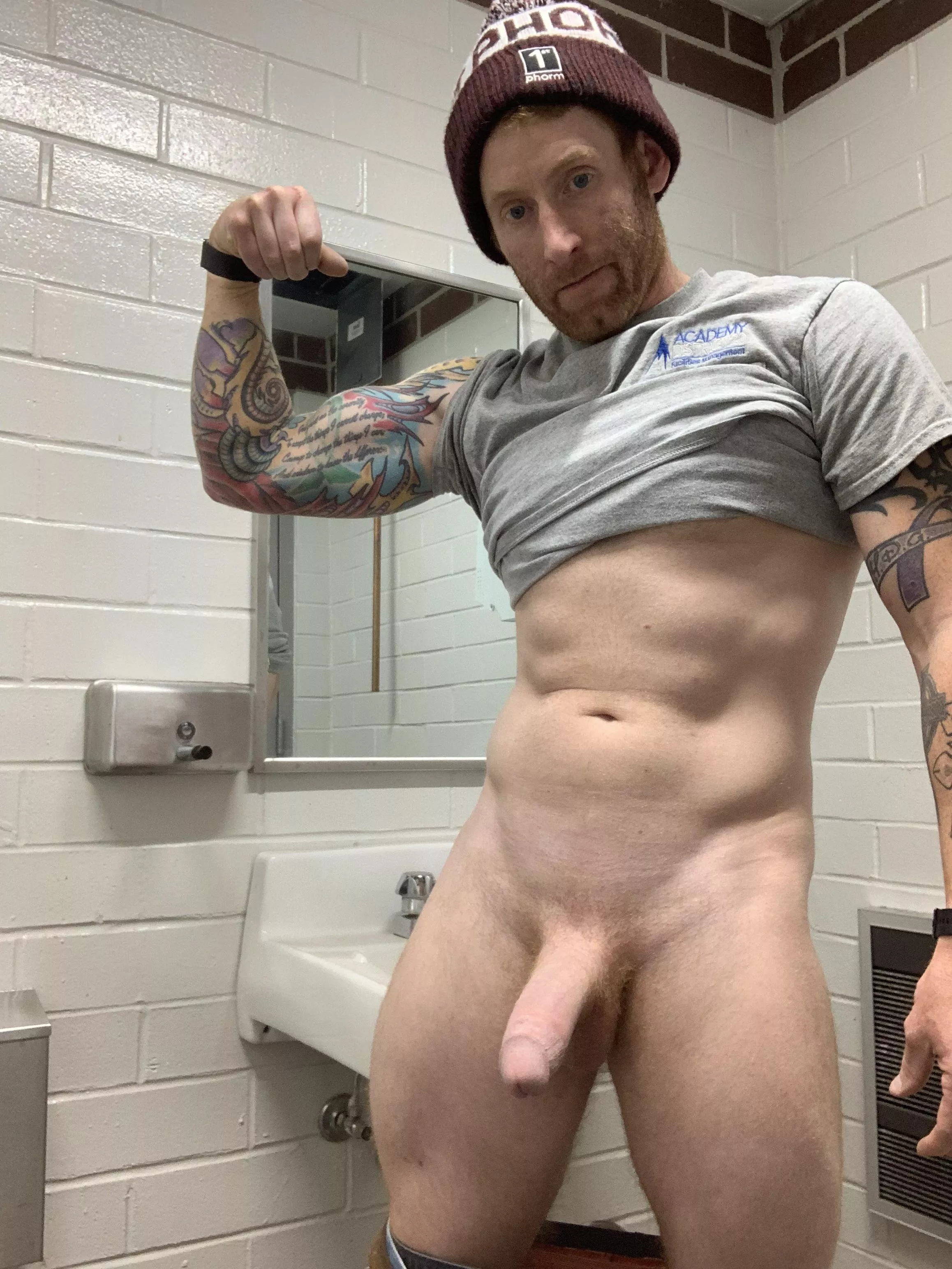 (M) Bored at work. But liking my gym progress. What do you ladies think. Shoot me a message (M) Bored at work. But liking my gym progress. What do you ladies think. Shoot me a message