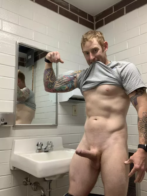 (M) Flex Friday. What do you ladies think. Shoot me a message