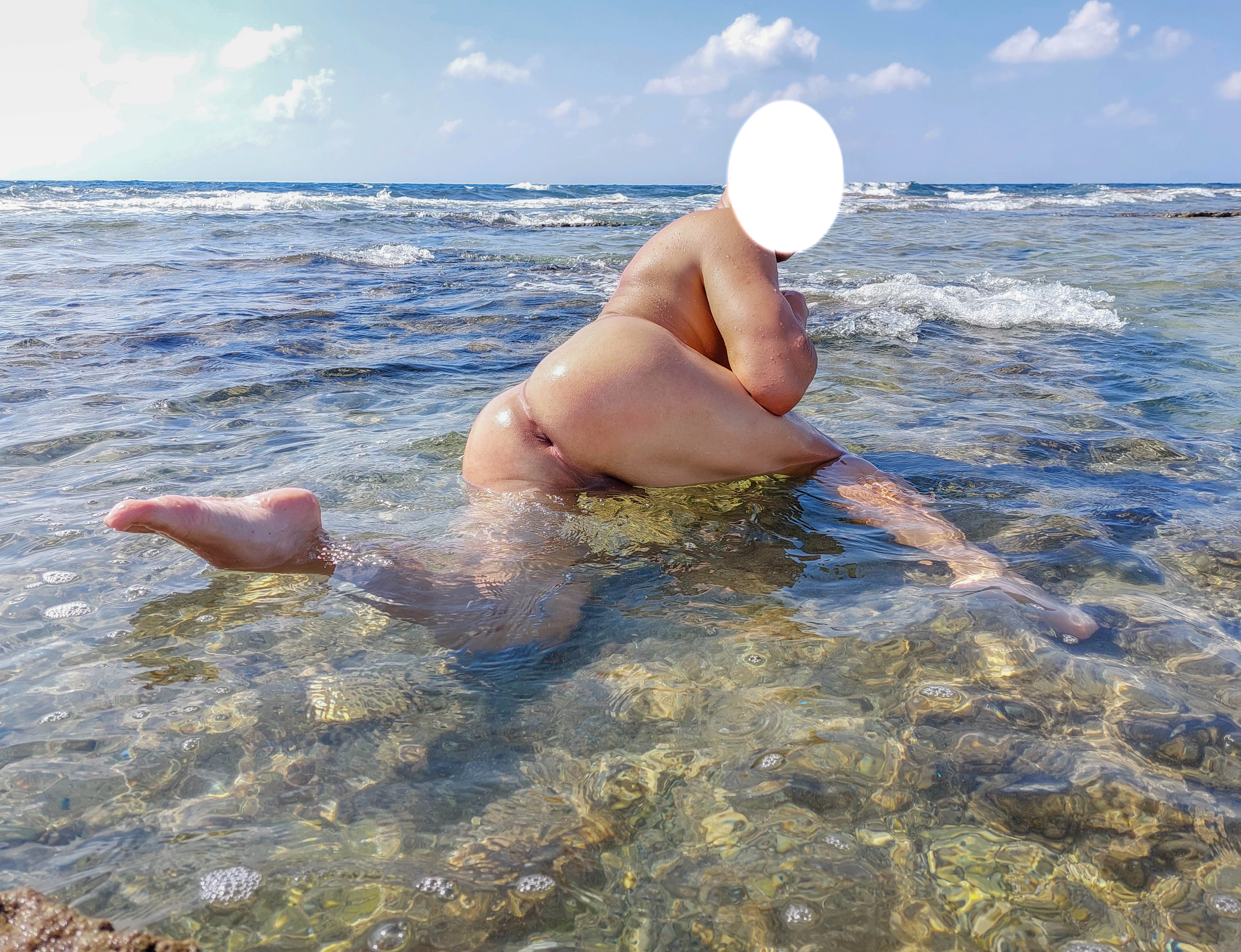 (m) inside beautiful sea