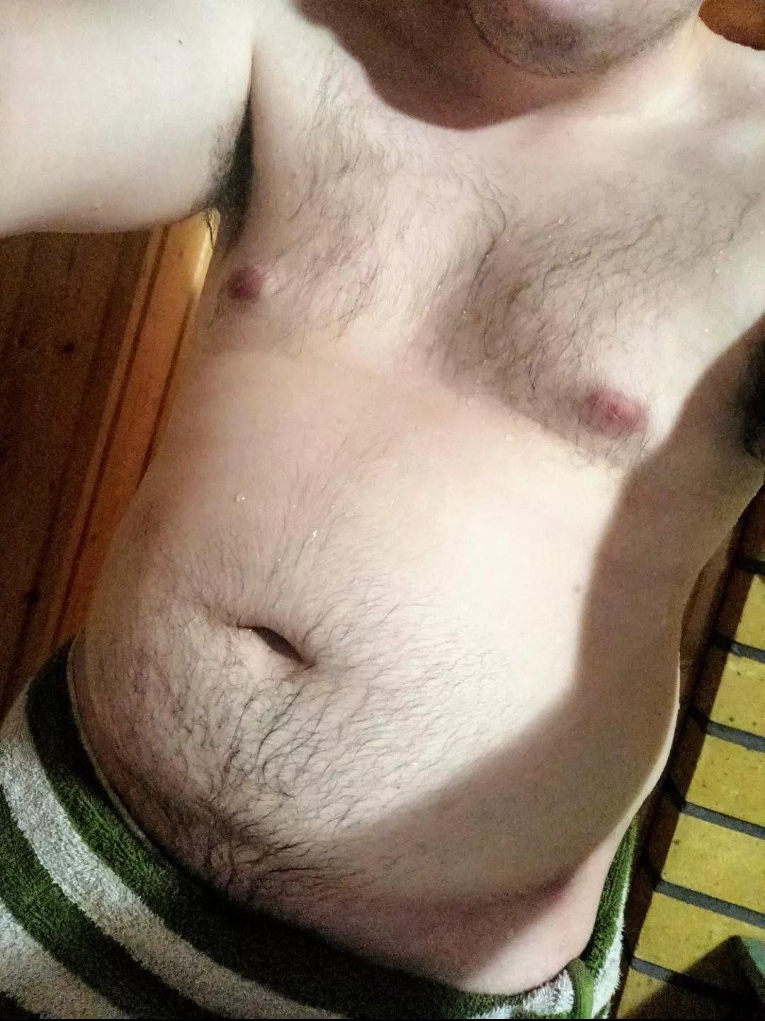 M26, 171cm, 93kg. Hi from Finland, just came out of the sauna! 👌