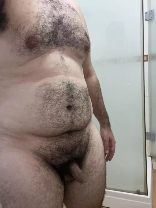 (M28/250lb/6β0). Being self conscious bout my body and weight. Would like to know a girls opinion please.