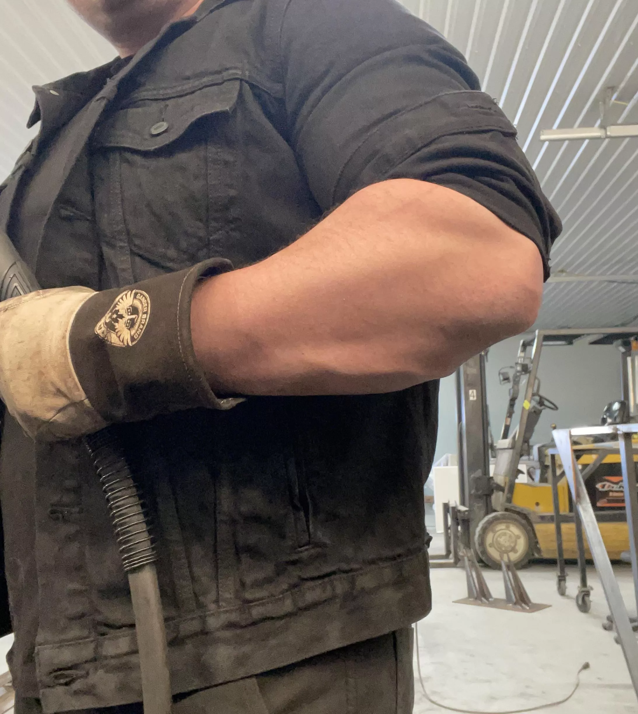 M/31 want to have fun in the workshop with me?