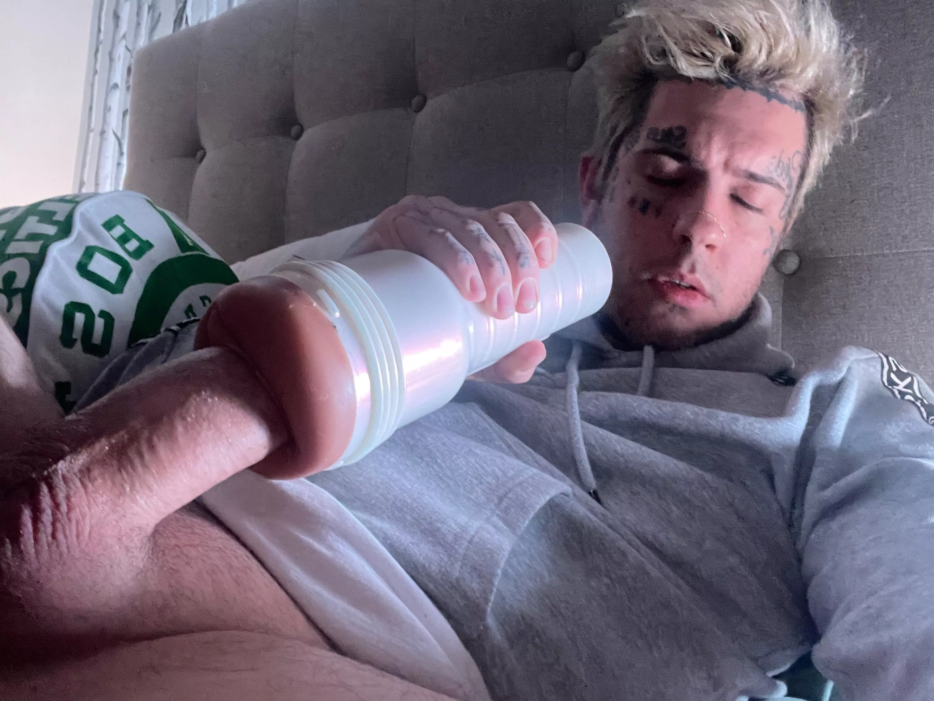 (M)32 can’t sleep and needs validation after a long exhausting day