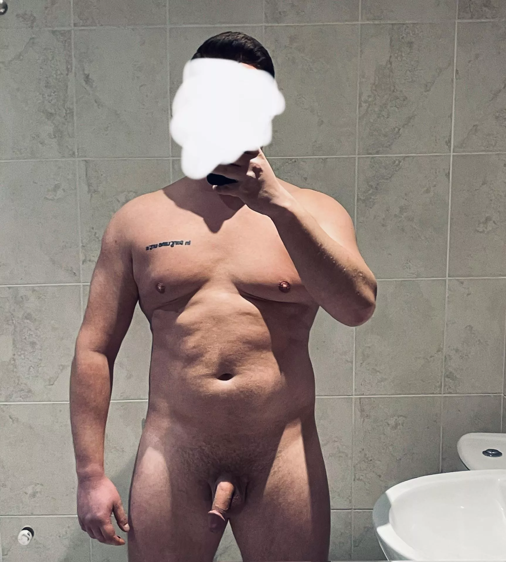 M/33/181 cm/~93 kgs. Got a good bit of momentum going at the gym since the middle of the year. Still plenty more work to do next year