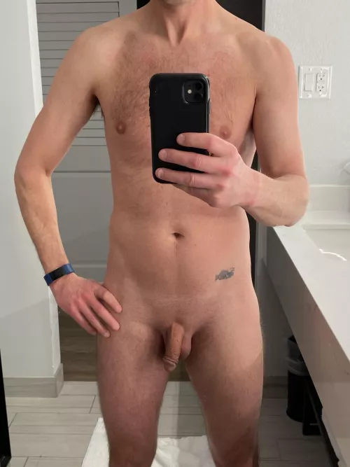 [M],48,150,5’11” Hotel nude.