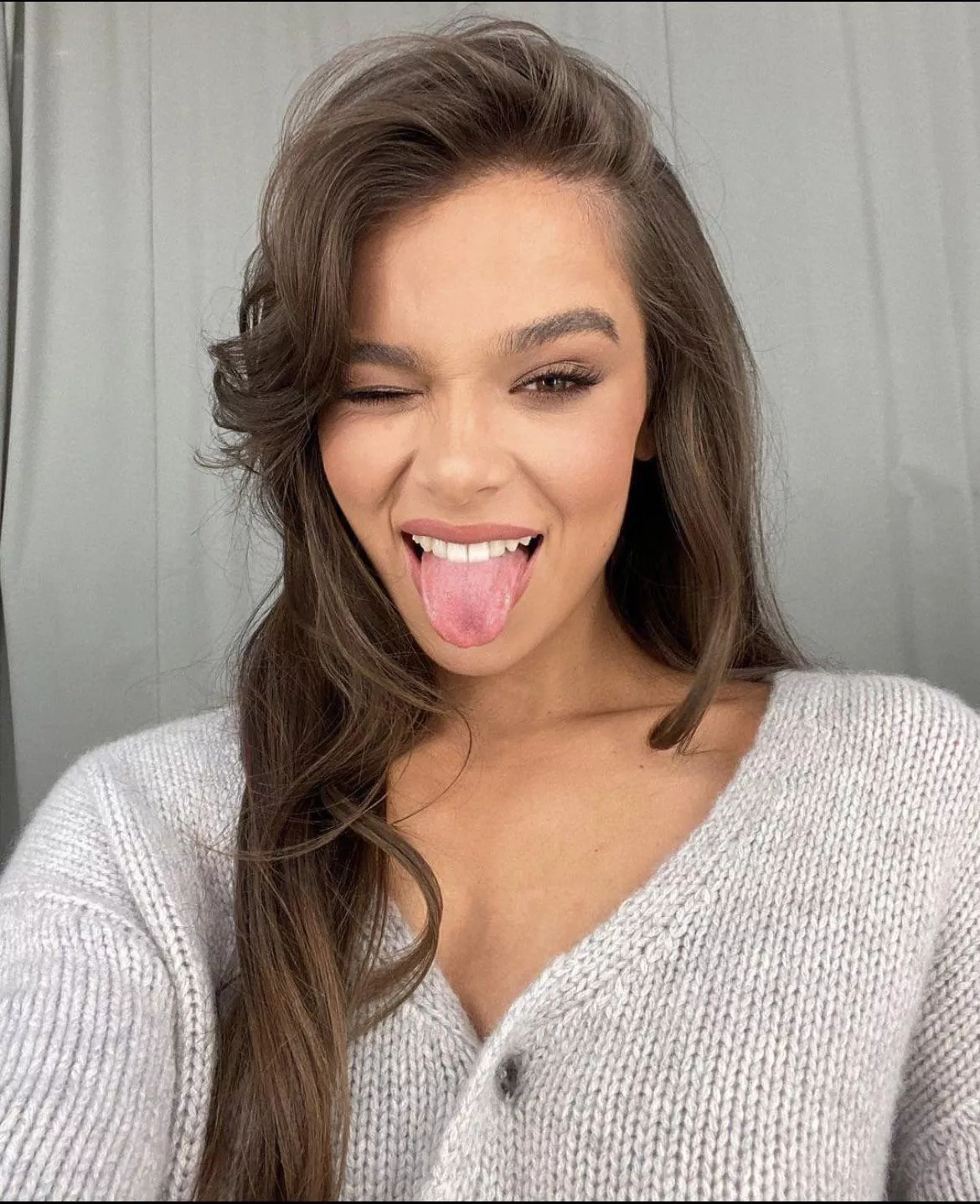 Make me explode for you as Hailee Steinfeld