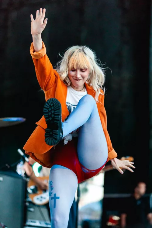Make me Hayley Williams bi sub