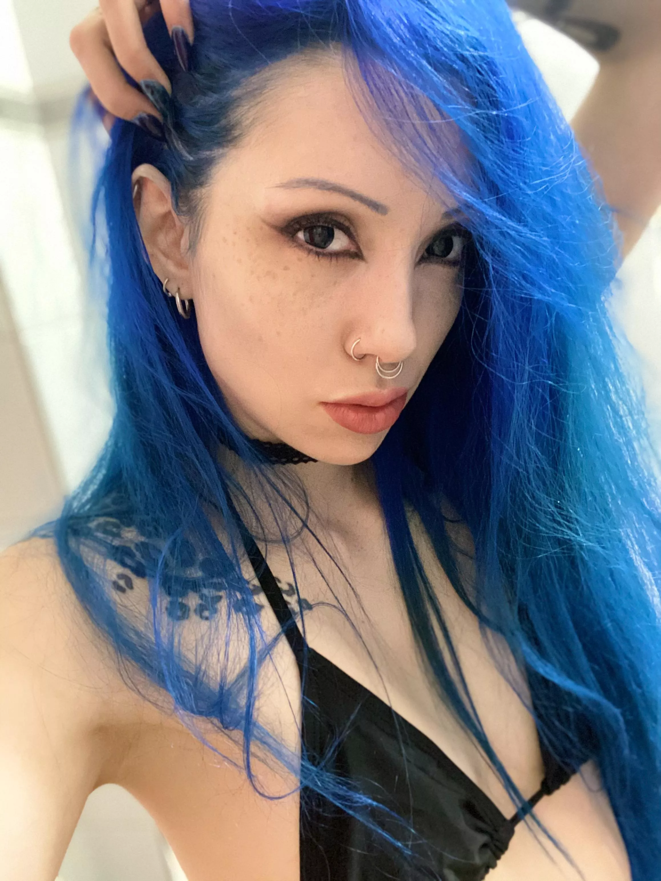 Makeup + demon eyes 😈🖤