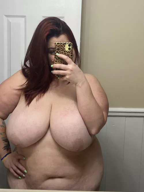 Mama needs some breakfast this morning. 😴