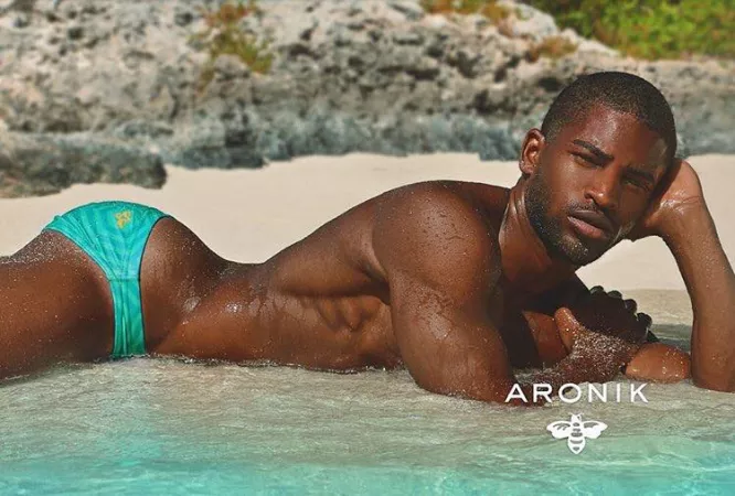 Marcus Randall for Aronik