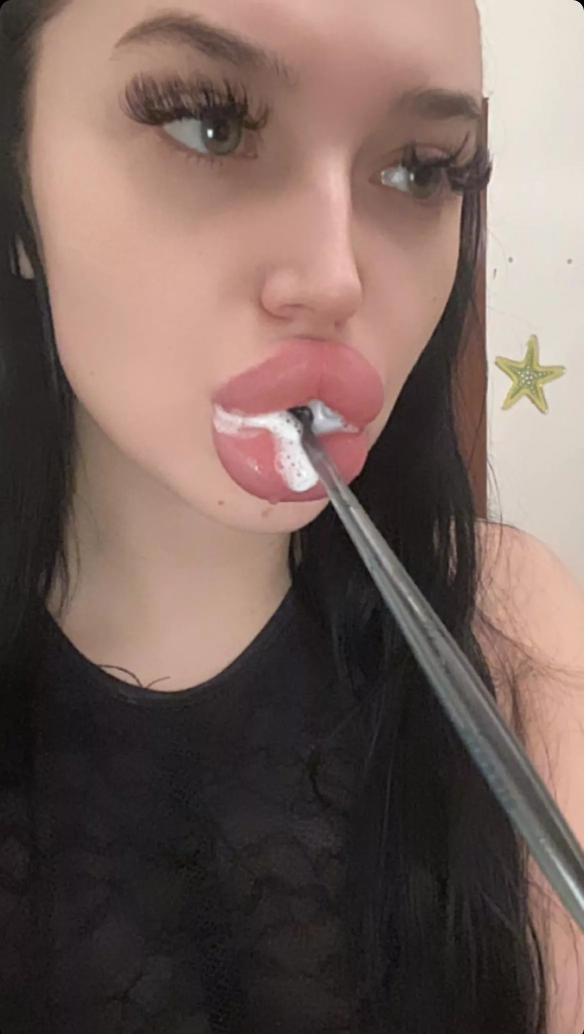 Mari Drama…brushing her mouth