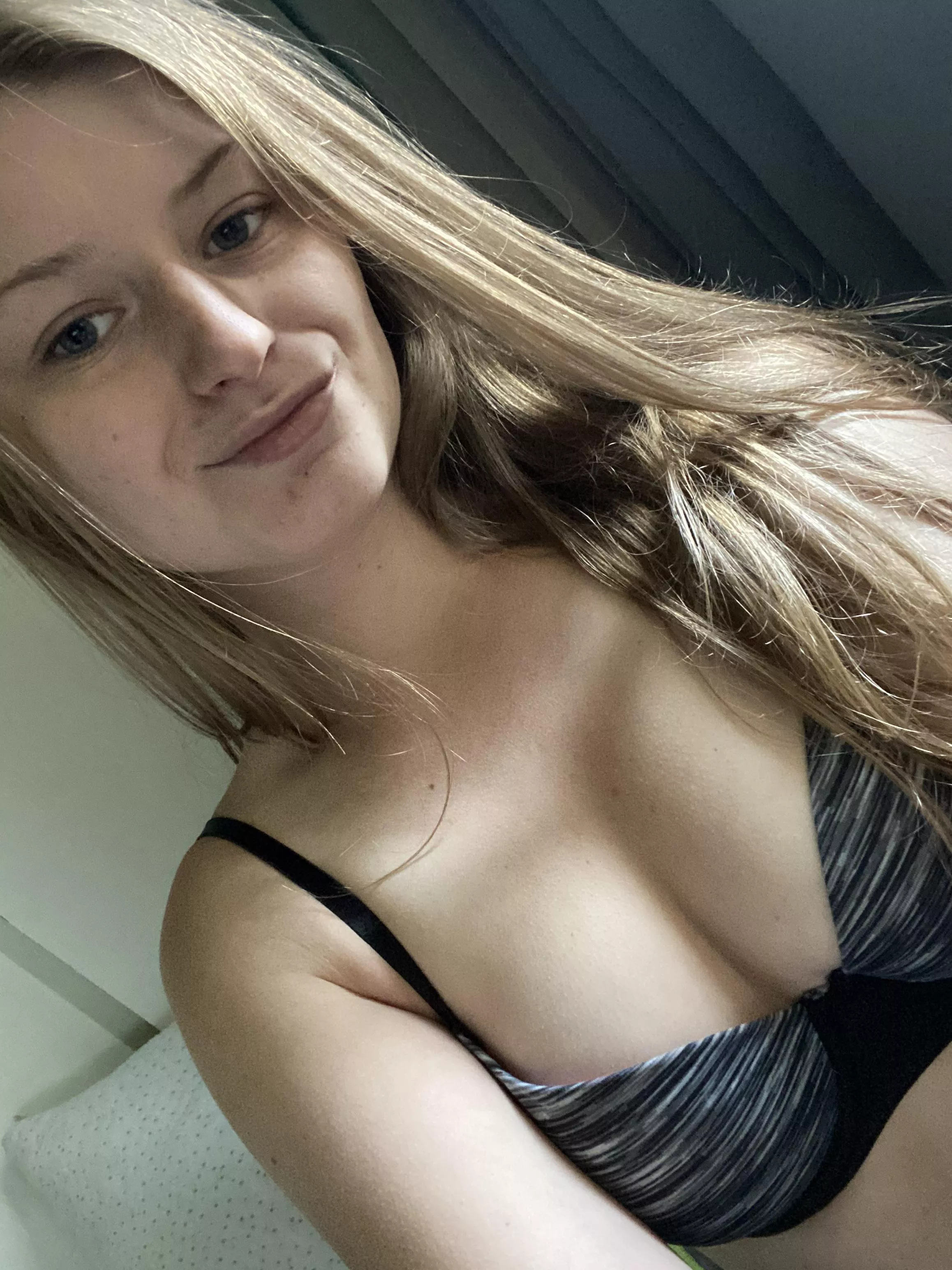 Married but I want to get fucked while hubby watches 😍