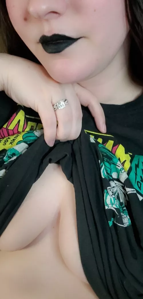 Married but still showing off π