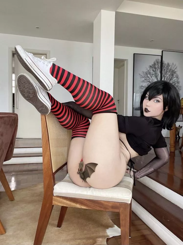 Mavis from HotelTransylvania4 by (Twitter: @fehgalvao_)