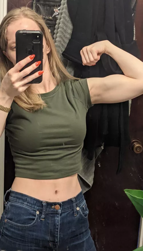 may or may not have just gotten my ass kicked in arm wrestling against this woman