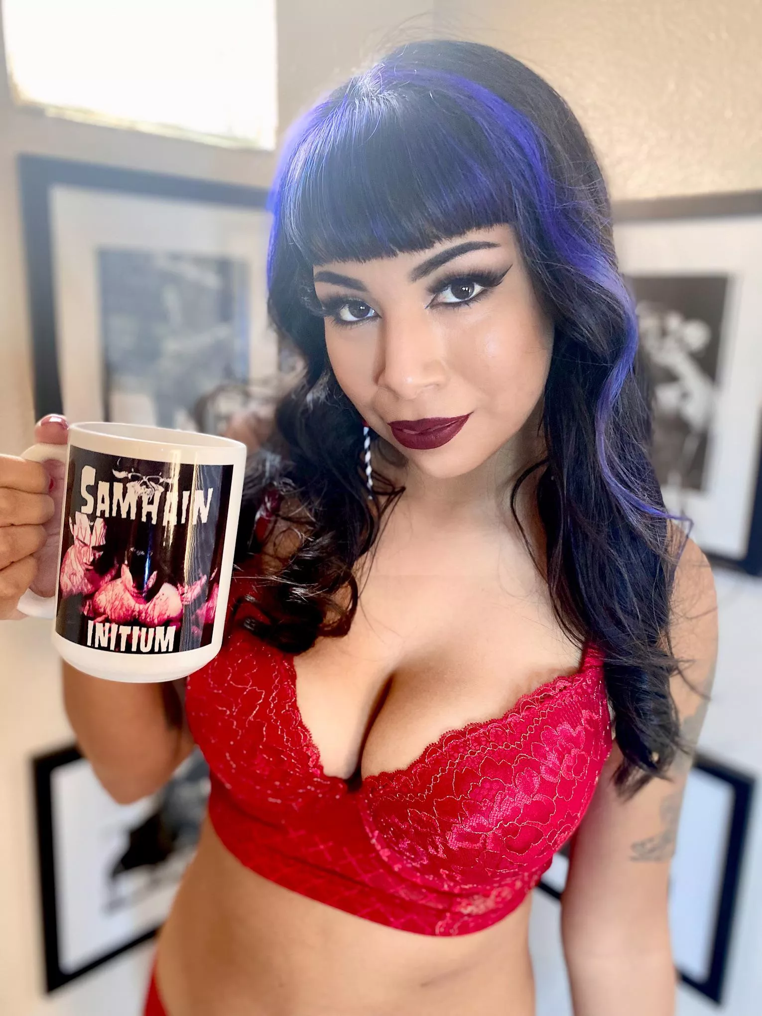 May our morning coffee rip through our veins and transport us to the weekend ☕️