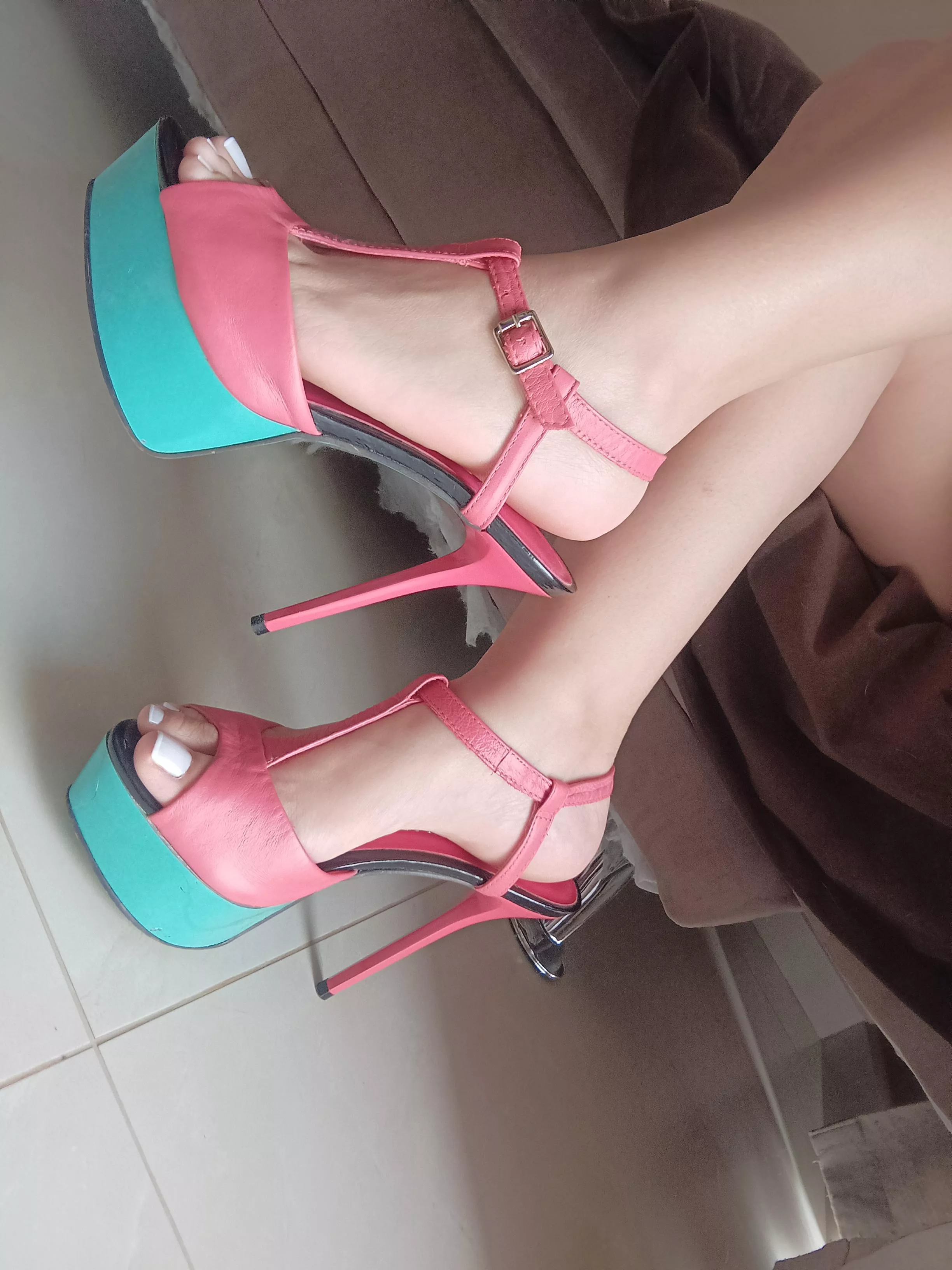 May your Christmas Eve be filled with heels