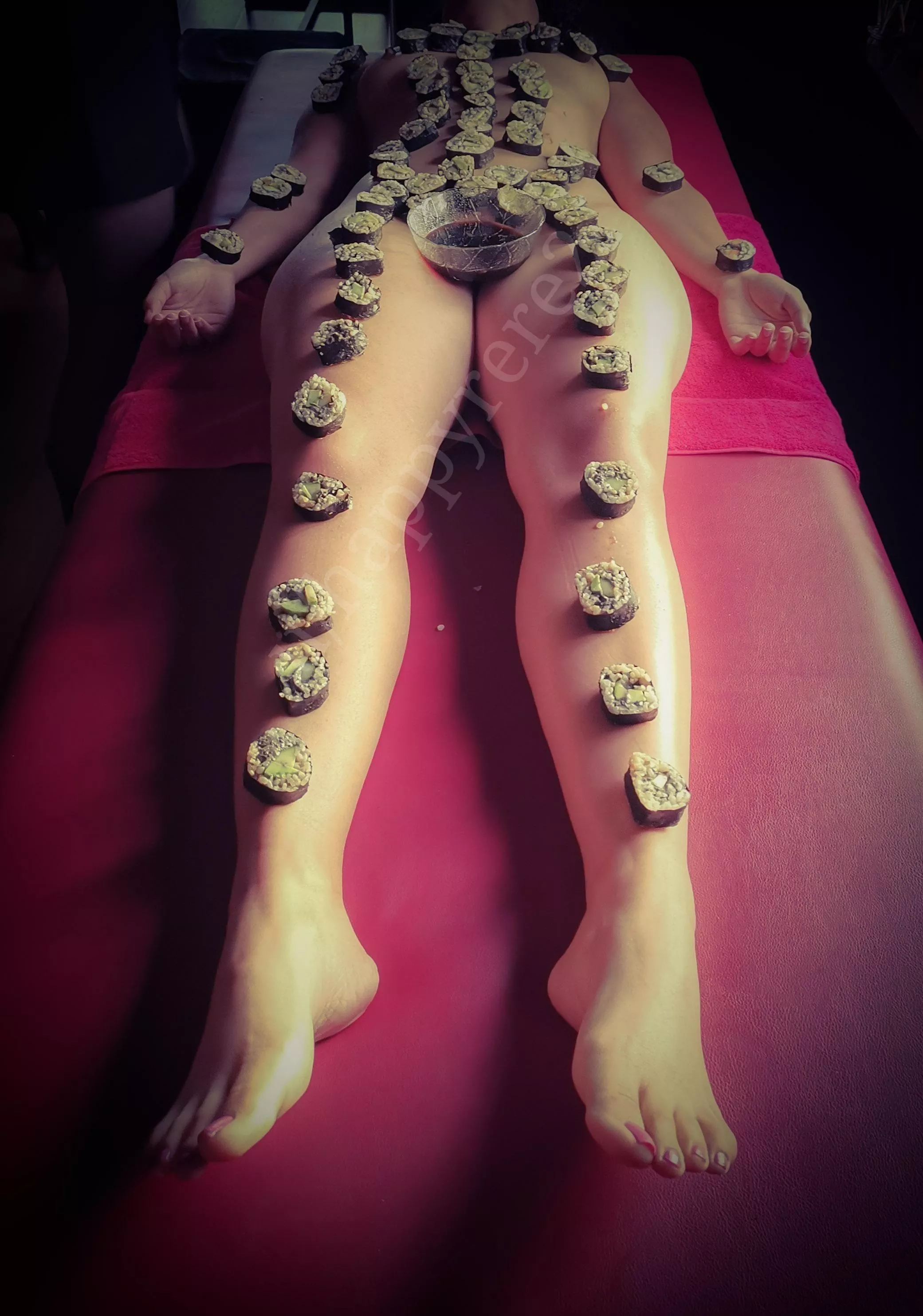 Me, a Middel Eastern beeing a sushi/maki table on a bdsm ladies event π³ππ Me, a Middel Eastern beeing a sushi/maki table on a bdsm ladies event π³ππ