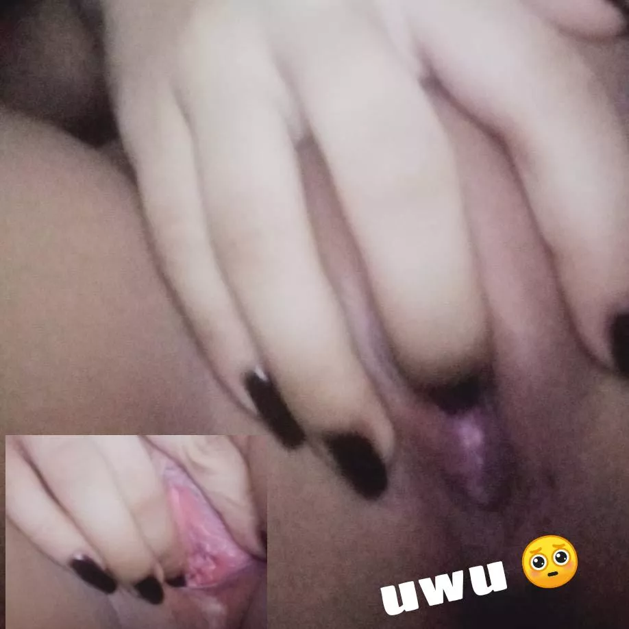 Me, (f)lexing my nails 💅