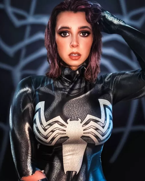 Me (moo) as venom