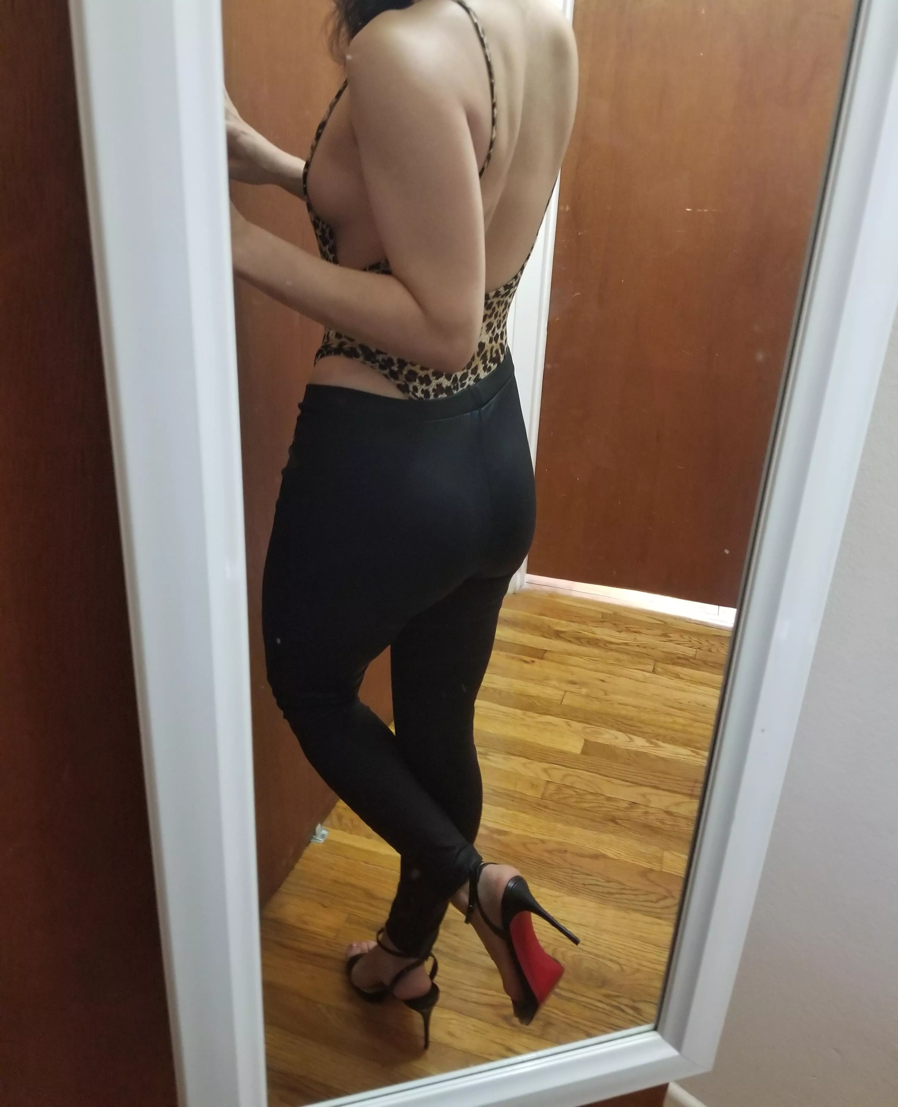 Meow 🐱 Is anyone else up? [F]