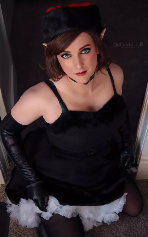 Merry Christmas from a Gothy Elf 🖤