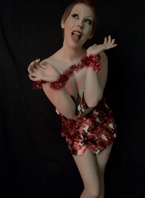 Merry Christmas, i’m your gift! 🎁 ready for you to open me up and play with me..! 💦