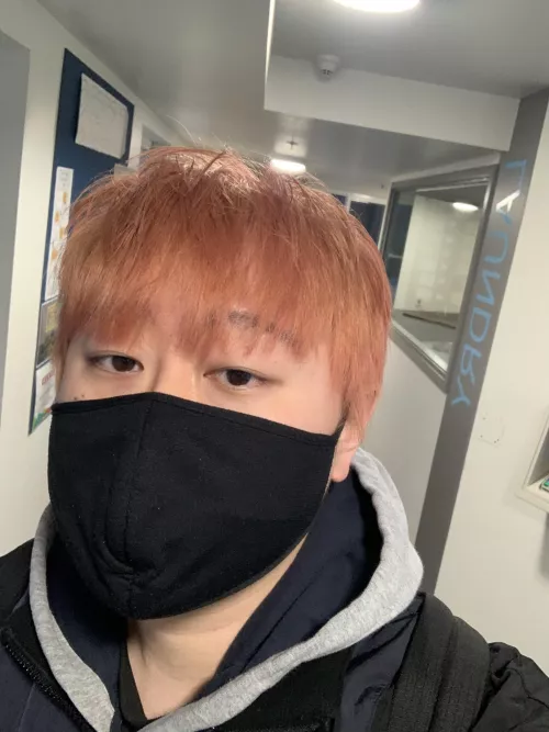 Merry Christmas 🎅🏼 You guys gotta see my pink hair haha I was in public when I took this so excuse my mask 😷