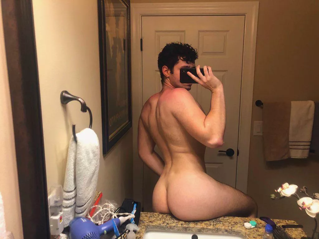 Merry xmas from me and the butt 😙 Merry xmas from me and the butt 😙