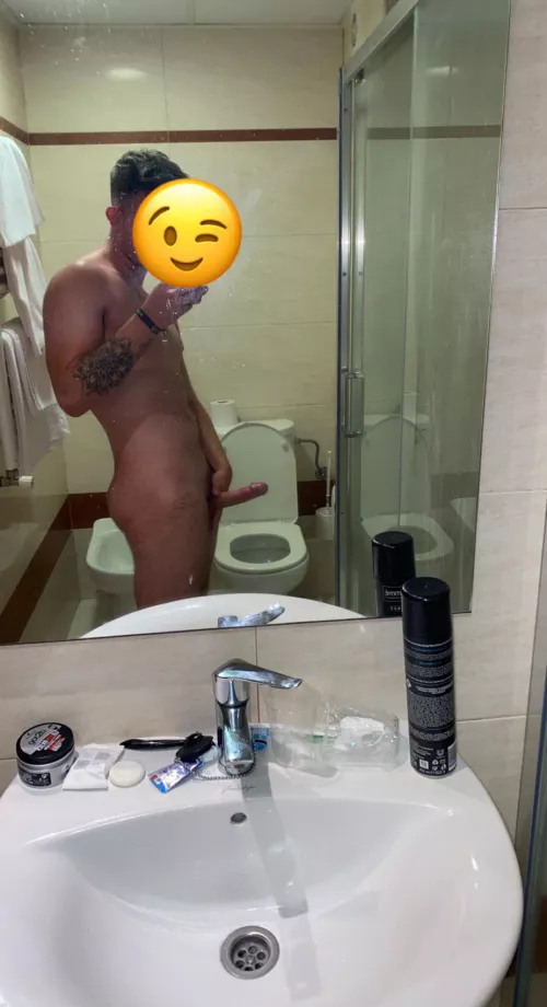 Message me if you like my cock 😏